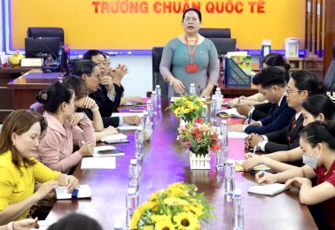 TĐ GDQT Nam Việt tổ chức cuộc họp Ban ATVSTP, đảm bảo chất lượng hoạt động của bếp ăn nhà trường.